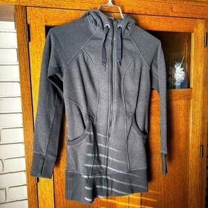 Athleta Cya Strength Hooded Jacket in Gray | Size Medium